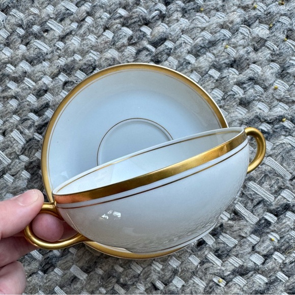 Elegant Old Colony Vintage Gold and White Porcelain Soup bowl Cup and Saucer Set - Picture 1 of 7